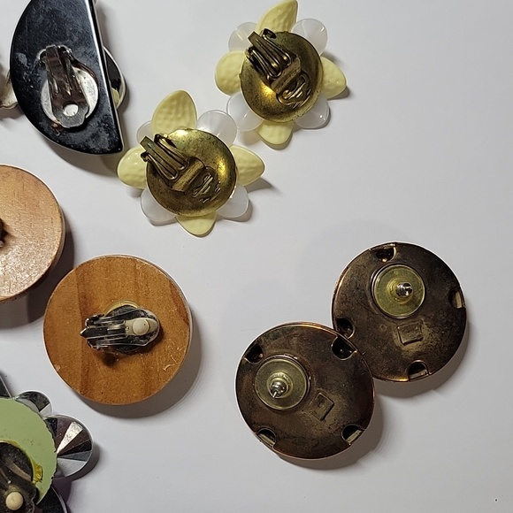 Assorted Purple and Yellow Women's Fashion And Clip-on Earrings Set - Picture 8 of 8